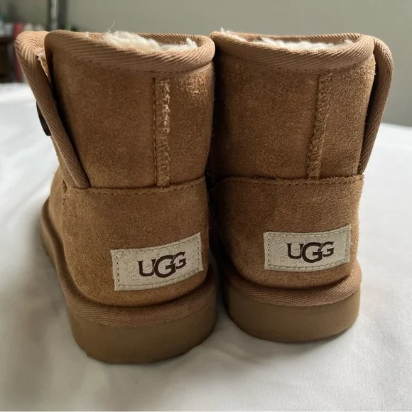 UGG Jona KIDS Suede Shearling SIZE 12 - Picture 2 of 6